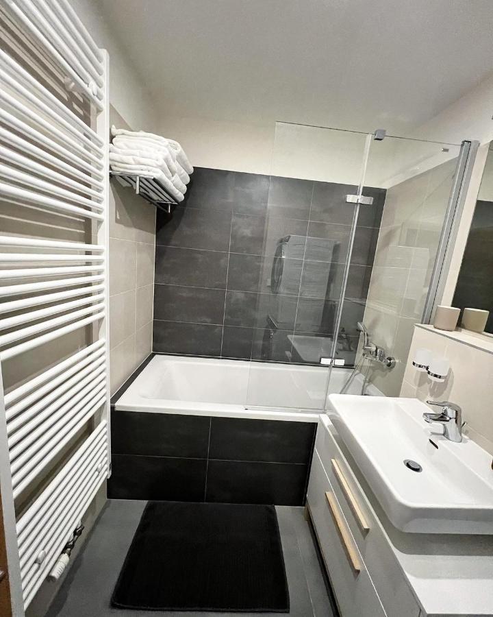 Apartment U Jelena - Rodinny U Lesa S Garazi