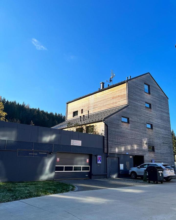 U Jelena - Rodinny U Lesa S Garazi Harrachov